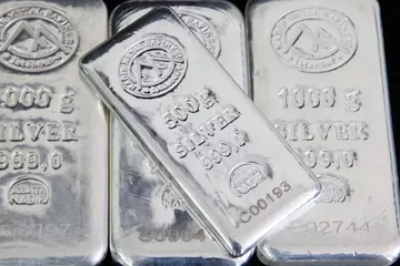 Gümüş Fiyatlarında Sert Ralli: 100 Dolar Beklentisi Güçlendi