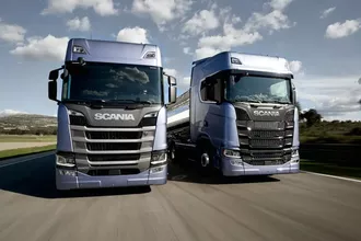 Trump'tan İthal Kamyon ve Otobüslere Yeni Vergiler