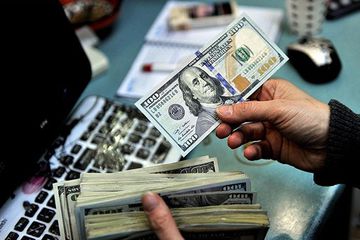 Döviz Mevduatlarında Sert Yükseliş