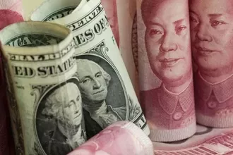 Rusya'da Petrol Ödemelerinde Doların Yerini Yuan Alıyor