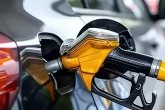 Akaryakıta Dev Zam Yolda: Motorin 80 TL Sınırına Dayanabilir
