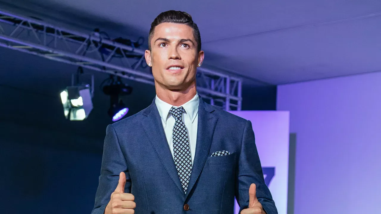 Cristiano Ronaldo İlk Milyarder Futbolcu Oldu