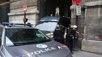 Louvre Müzesi’nde Film Gibi Soygun: ‘Paha Biçilmez’ Mücevherler Çalındı!