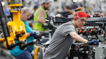 New York Fed İmalat Endeksi Temmuzda Beklentileri Aştı
