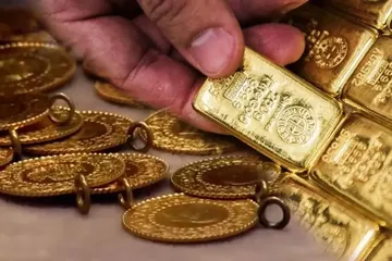 Altın Fiyatları Fed Endişesi ile Sert Düştü: Günlük Kayıplar %5’e Ulaştı