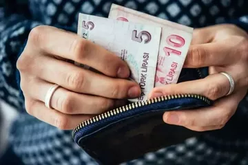 Kadınlar Hem Eşten Hem Babadan Maaş Alabilir mi? İşte Şartlar