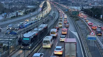 İETT ve Halk Otobüslerinde Hız Sınırı 70'e Düşürüldü
