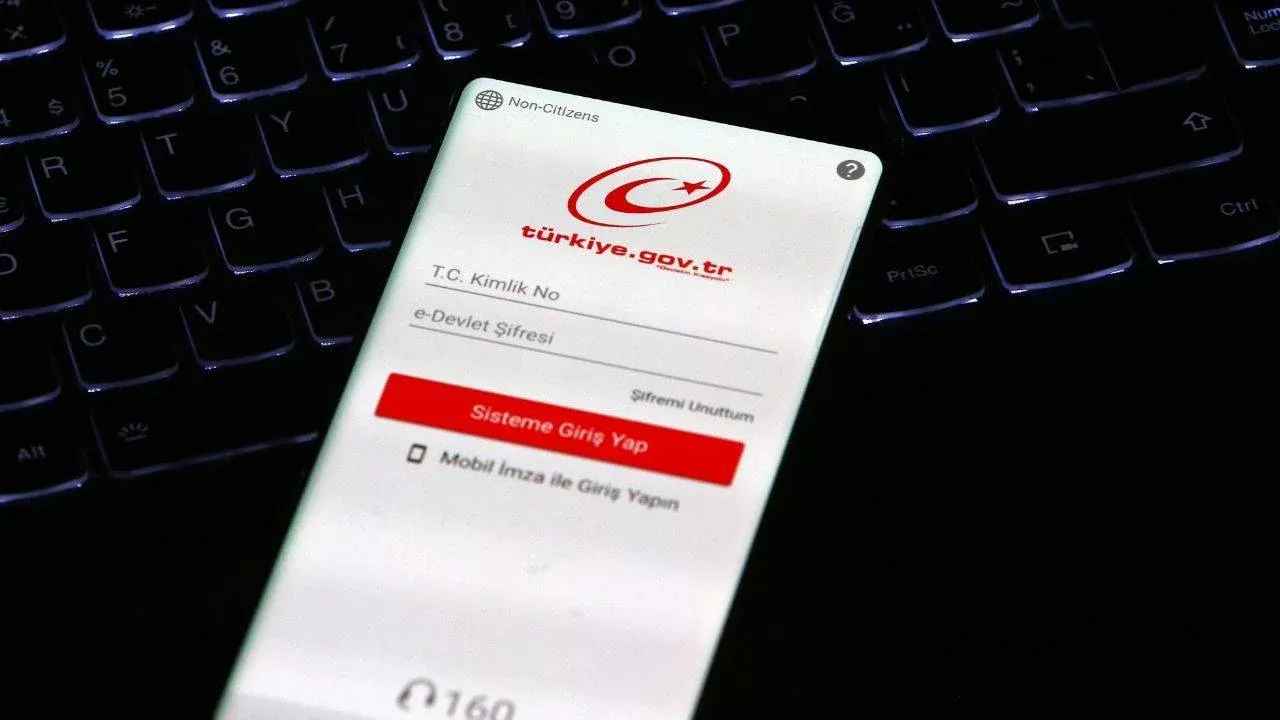 Tüm Vatandaşlara Mesaj Gönderildi: e-Devlet 3 Saat Kapanacak