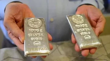 Gümüş Fiyatları Neden Düşüyor? Günlük Kayıp Yüzde 15’i Geçti