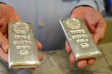 Gümüş Fiyatları Neden Düşüyor? Günlük Kayıp Yüzde 15’i Geçti