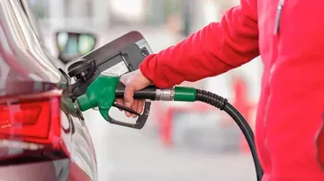 Akaryakıtta Zam: Benzin ve Motorin Fiyatları Yükseldi