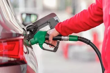 Akaryakıtta Zam: Benzin ve Motorin Fiyatları Yükseldi
