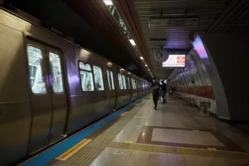 İstanbul'da İki Metro İstasyonu İşletmeye Kapatılıyor