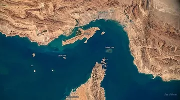 İran, Hürmüz Boğazı'ndan Geçiş İçin Ücret Alıyor mu?
