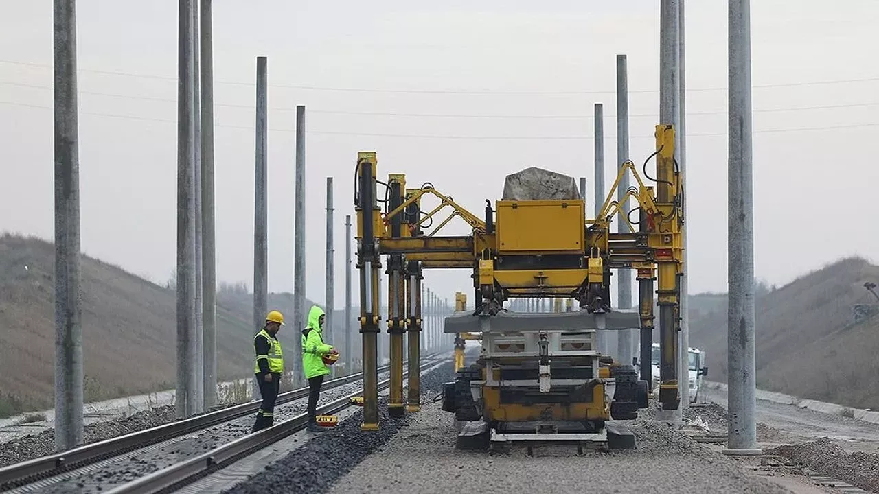 Bakan Uraloğlu Duyurdu: Dev Demir Yolu Projesine 6,75 Milyar Dolarlık Destek