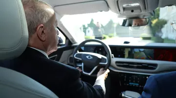 Cumhurbaşkanı Erdoğan, Togg’un Yeni Sedan Modeli T10F’yi Test Etti