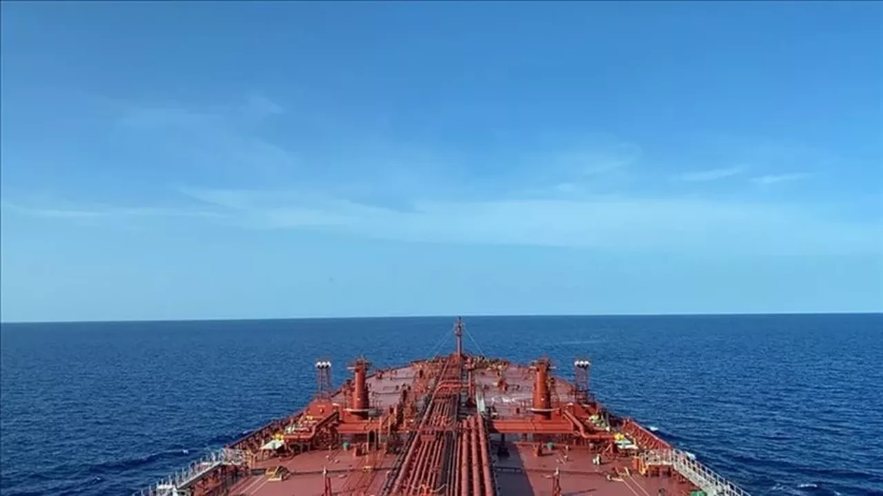 Hürmüz Boğazı’nda Yaklaşık İki Bin Gemi Mahsur Kaldı