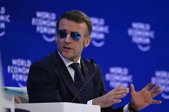 Macron: Avrupa Zorbalara Boyun Eğmeyecek