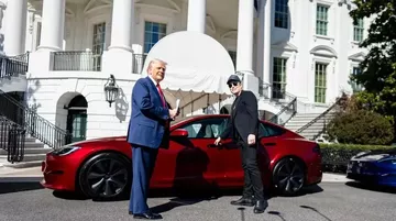 Çakılan Tesla'ya Trump Desteği