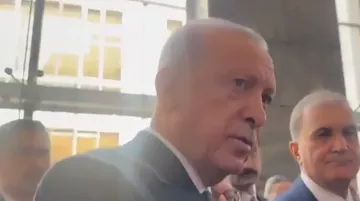 Cumhurbaşkanı Erdoğan, Emekli Bayram İkramiyesi Hakkında Soru Soran Muhabire Tepki Gösterdi