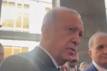 Cumhurbaşkanı Erdoğan, Emekli Bayram İkramiyesi Hakkında Soru Soran Muhabire Tepki Gösterdi