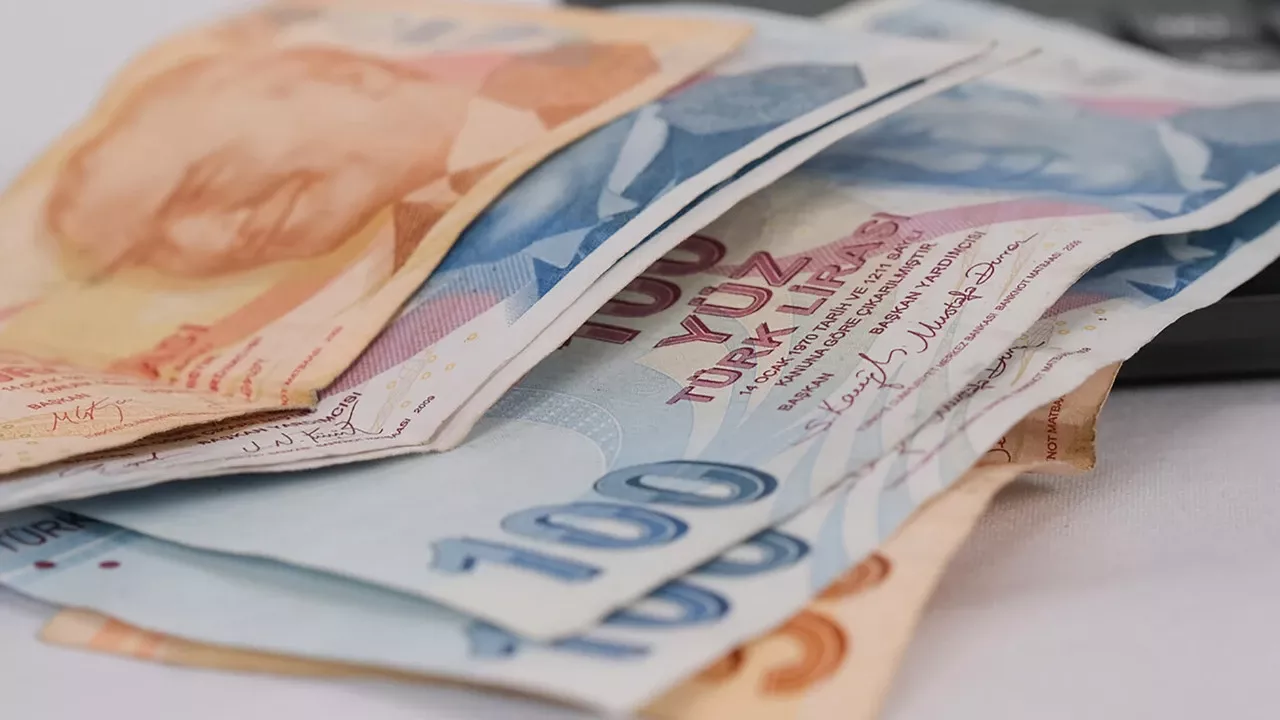 Memur ve Memur Emeklilerinin Zam Hesabında İlk Veri Belli Oldu!