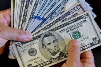 Dolar Ateşkes Kararının Ardından Geriledi
