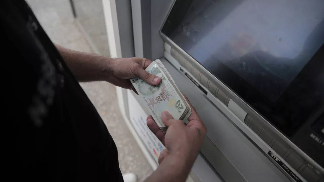 Dev Banka Türkiye'deki ATM'lerini Kapatıyor