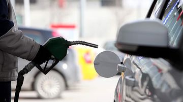 Benzine Yine Zam Geliyor