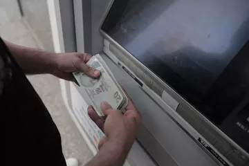 Dev Banka Türkiye'deki ATM'lerini Kapatıyor
