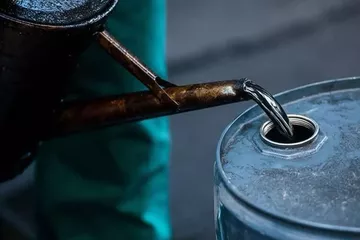 Petrol Fiyatları Gerilim Sürmesine Rağmen Geriledi