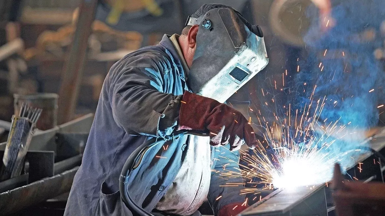 Reel Sektör Güveni Düşüşe Geçti, Kapasite Kullanımı İse Arttı