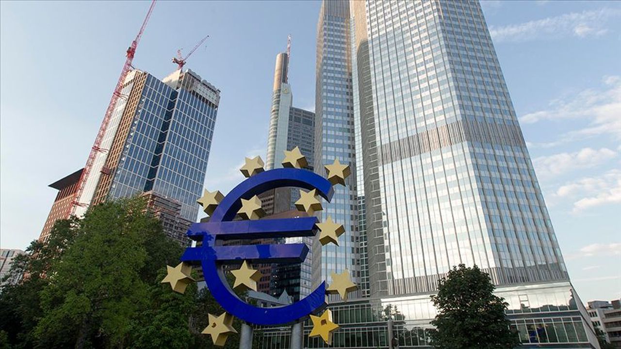 Euro Bölgesi Ekonomik Güven Endeksi Sert Geriledi