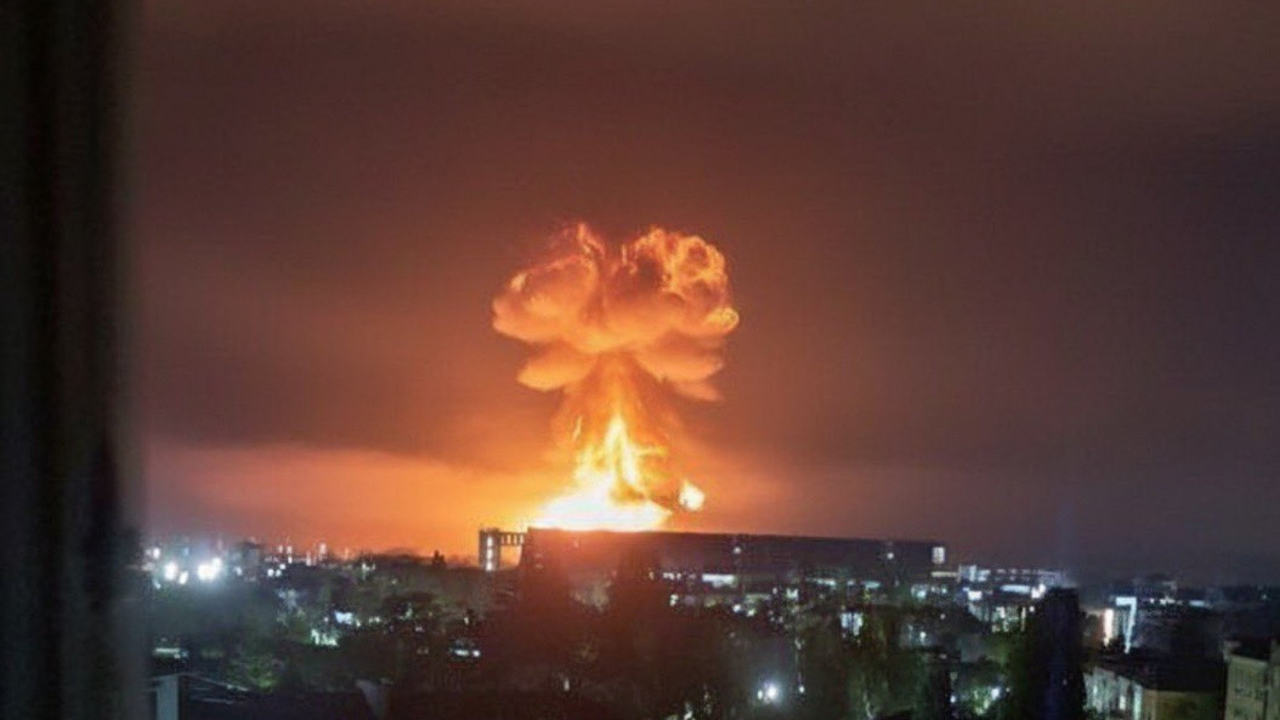 Ukrayna'dan Rus Limanına Saldırı: 2 Gemi Zarar Gördü