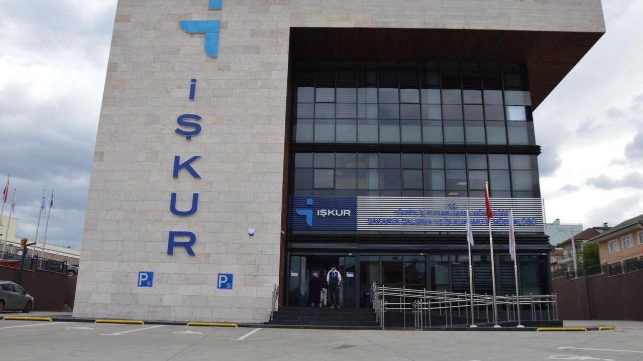Mart Ayında 526 Bin 86 Kişiye İşsizlik Ödeneği Verildi
