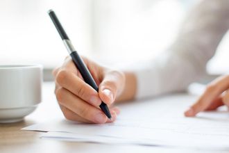 Yargıtay Kararı: Elle Yazılmayan Kefalet Sözleşmesi Geçersiz Sayıldı