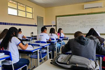 Zorunlu Eğitim Kısalacak mı? Liselerde 2 Yeni Model Önerisi!