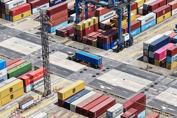 Dış Ticaret Açığı 7,3 Milyar Dolara Yükseldi