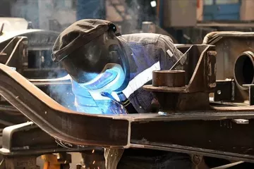 İmalatta Daralma Devam Ediyor