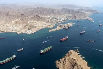 İran Devrim Muhafızları Hürmüz’de Gemileri Geri Çevirdi