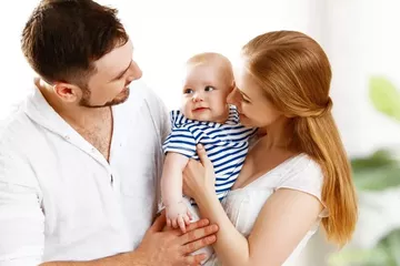 Yeni Doğum İzni Düzenlemesi: Anneye 24 Hafta, Babaya 15 Gün İzin Geliyor