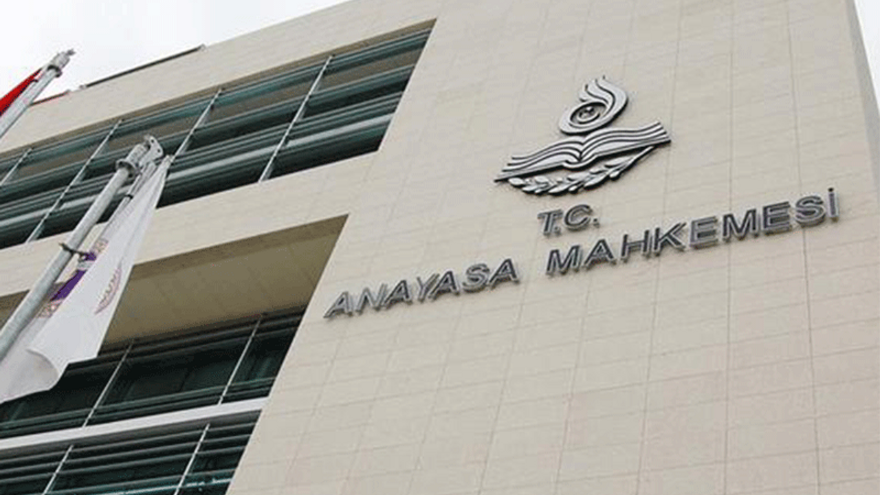 Anayasa Mahkemesi Kanuni Faiz Uygulamasını İptal Etti