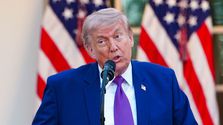 Trump’tan Hürmüz Mesajı: “Boğaz Açılmalı Ama Acelem Yok”