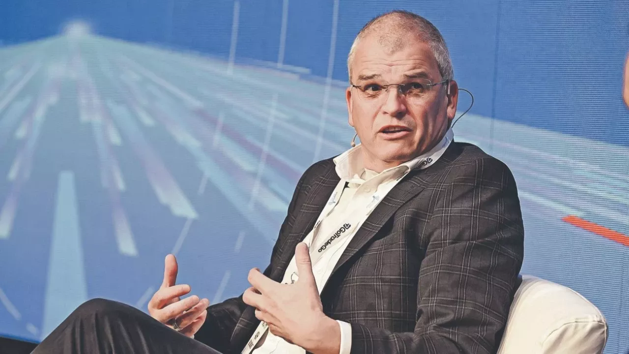 Timothy Ash: “Faiz İndirimleri Erken Geldi"