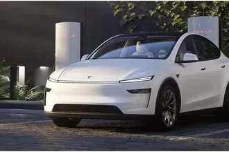 Grok Avrupa’da Tesla Araçlara Entegre Ediliyor