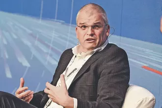 Timothy Ash: “Faiz İndirimleri Erken Geldi"