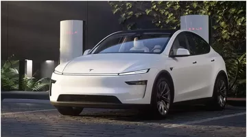 Grok Avrupa’da Tesla Araçlara Entegre Ediliyor