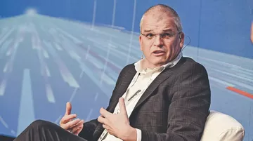 Timothy Ash: “Faiz İndirimleri Erken Geldi"