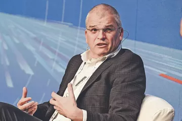 Timothy Ash: “Faiz İndirimleri Erken Geldi"