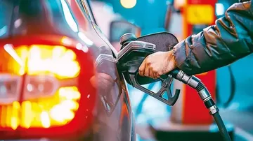 Akaryakıtta Dolandırıcılık Operasyonu: 6 Şirkete El Konuldu, 10 Şirkete Kayyum Atandı